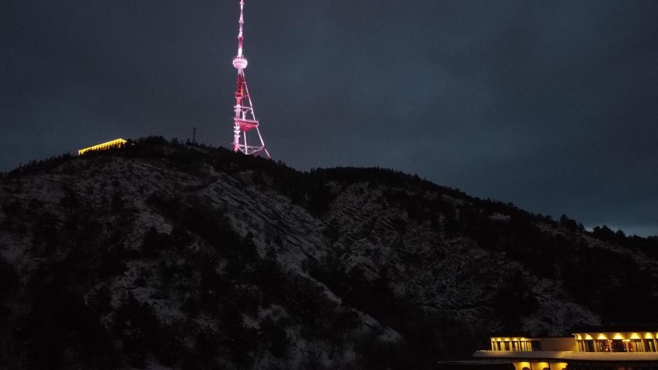 Luxury Apartment In Old Tbilisi With Terrace المظهر الخارجي الصورة